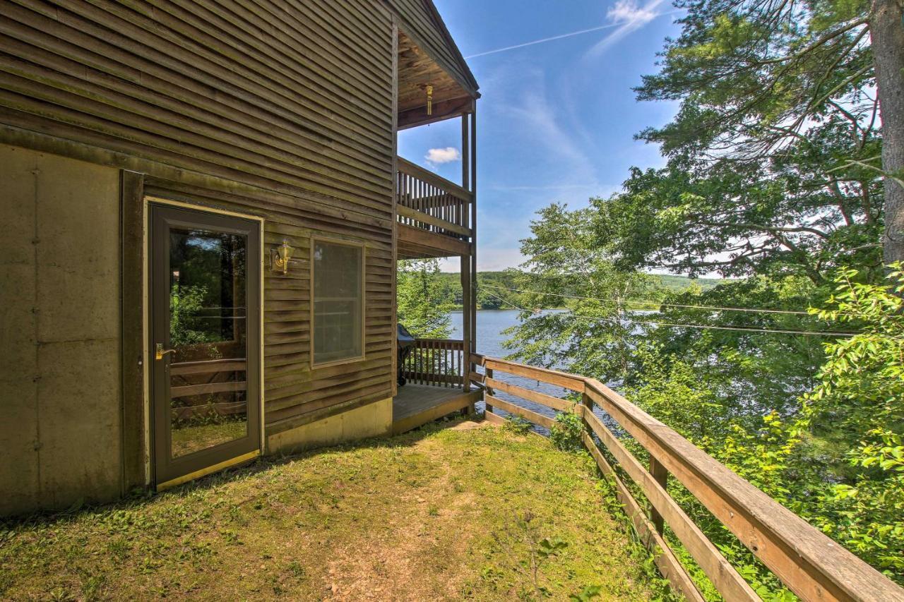 Waterfront New England House On Wickaboag Lake! West Brookfield ภายนอก รูปภาพ